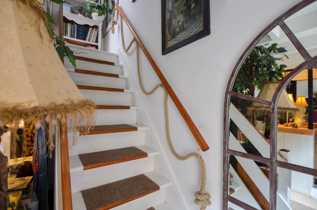 To Book A Viewing Call TPS Lostwithiel on 01208 87