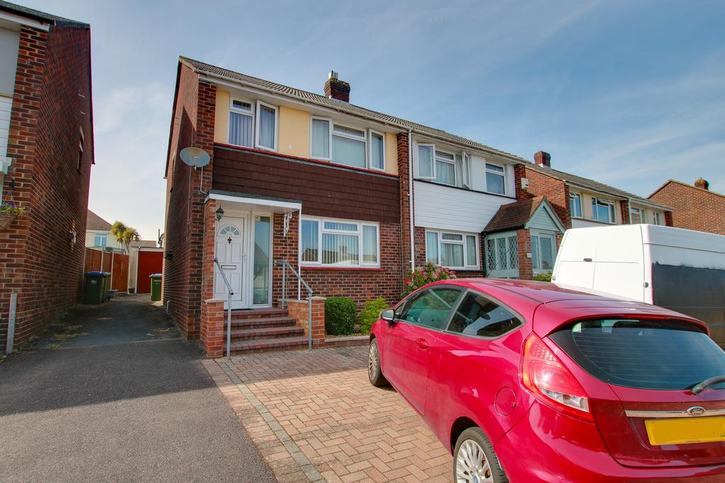 CHADWELL AVENUE! KITCHEN/DINER! WESTERLY ASPECT GARDEN! 3 bed semi