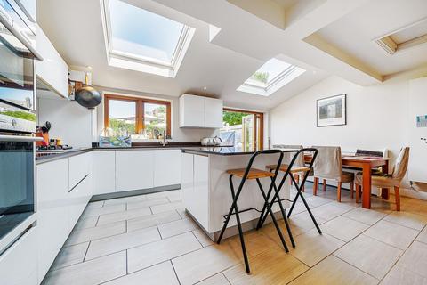 24 Headington Road, London, SW18 3PP