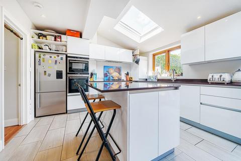 24 Headington Road, London, SW18 3PP