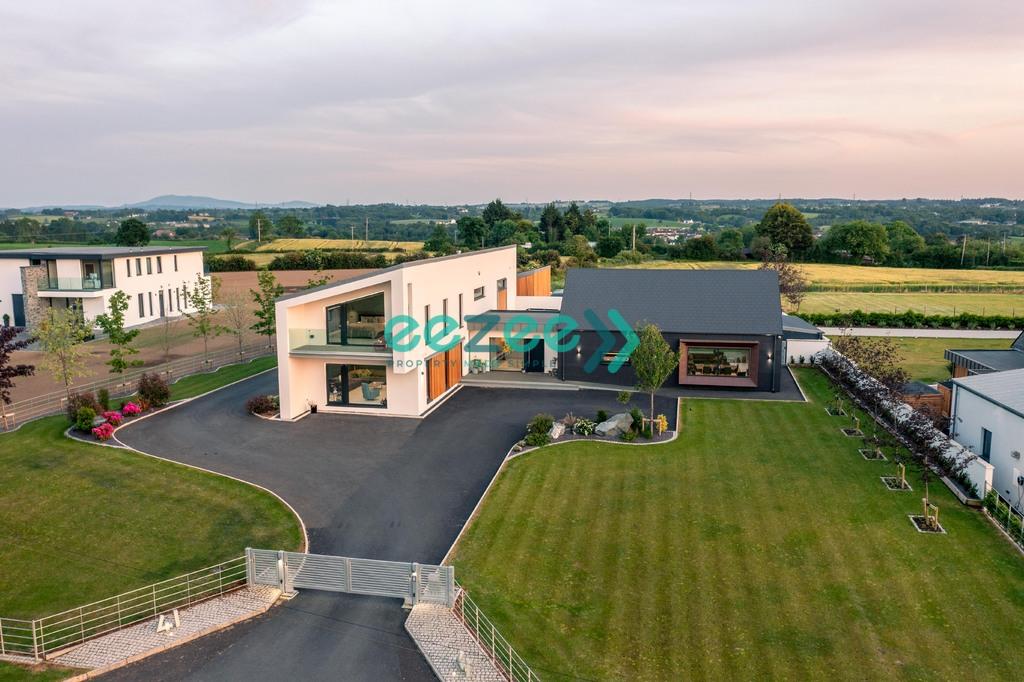 Mountain View Manor, 41 Waterloo Road, Lisburn, County Antrim 4 bed