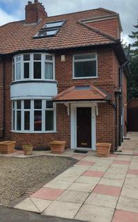 5 bedroom semi-detached house to rent, Windmill Lane, York, YO10