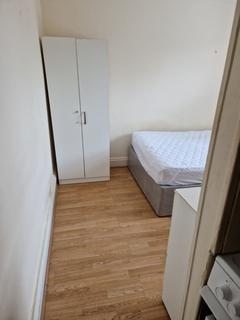 Studio to rent, Flat ,  Park Street, Luton