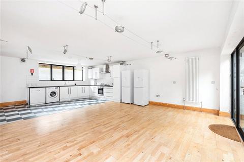 5 bedroom detached house to rent, Brookfield Road, London, E9