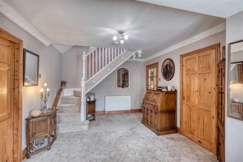 429 Alcester Road, Wythall, Birmingham, B47 6JL