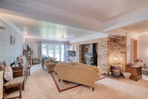 429 Alcester Road, Wythall, Birmingham, B47 6JL