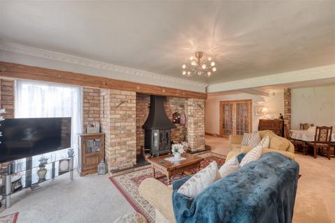 429 Alcester Road, Wythall, Birmingham, B47 6JL
