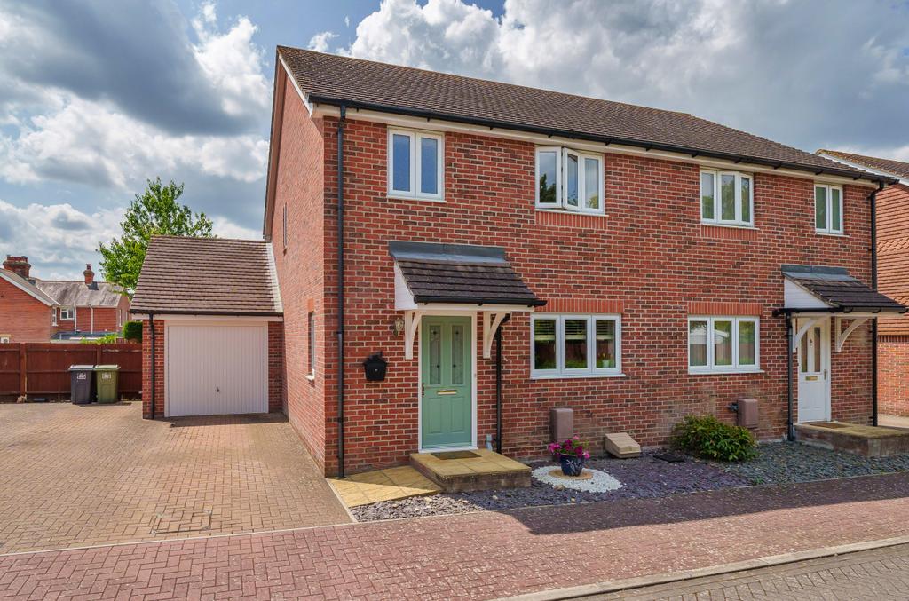 Edwards Close, Shedfield, Southampton, Hampshire, SO32 3 bed semi