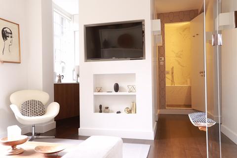 Studio to rent, Hallam Street, Marylebone Village, W1