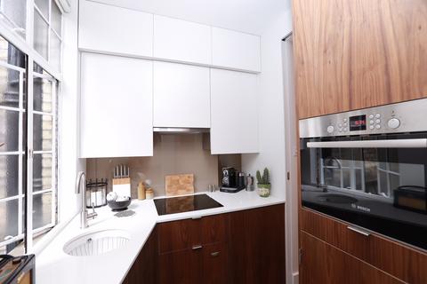 Studio to rent, Hallam Street, Marylebone Village, W1