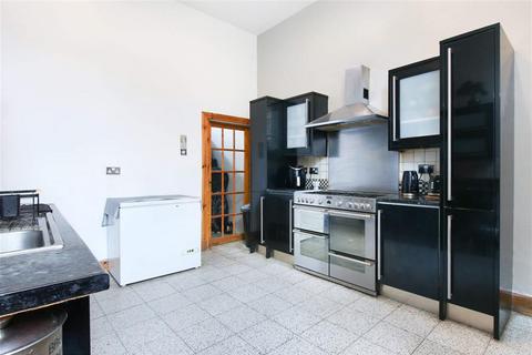 14 Summerside Street, Edinburgh, EH6 4NU