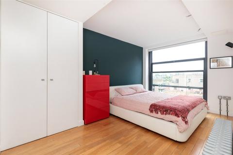 2 bedroom flat to rent, Block A, 27 Green Walk, London