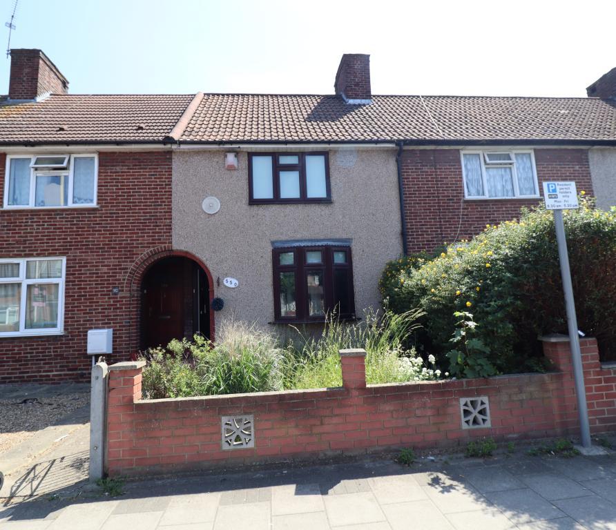 550 Heathway,Dagenham 2 bed terraced house £1,700 pcm (£392 pw)