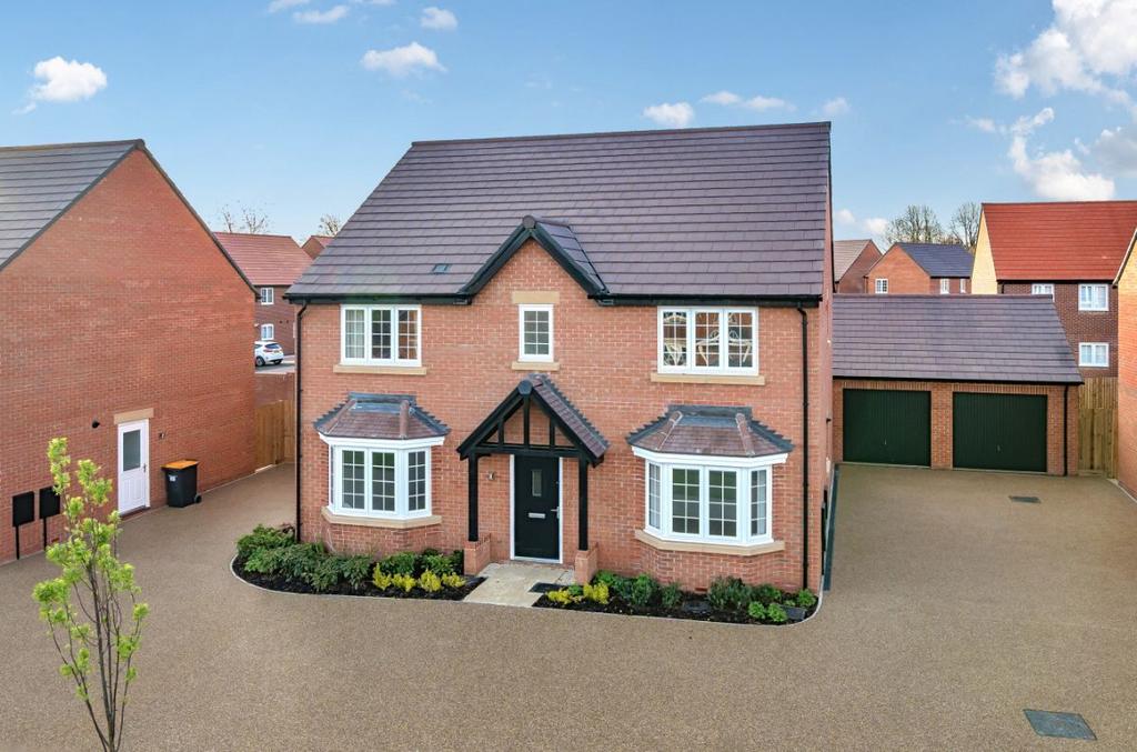 St Marys, Biddenham, Bedford 5 bed detached house £675,000
