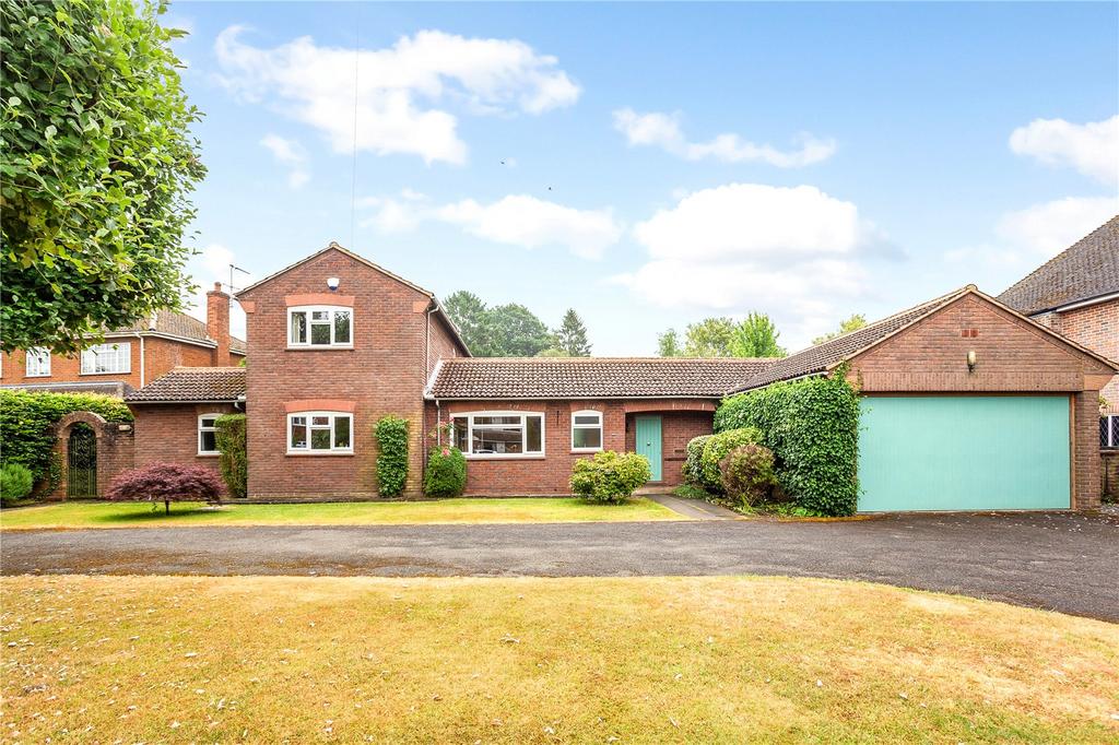 The Broadway, Wheathampstead, St. Albans, Hertfordshire, AL4 3 bed