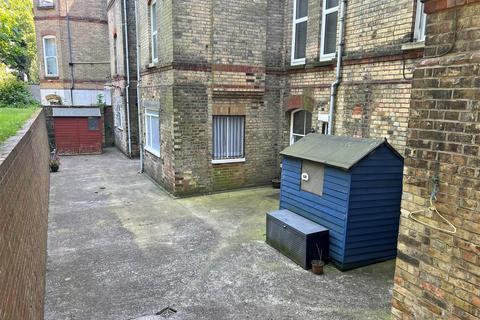 2 bedroom ground floor flat for sale, Westbourne Gardens, Folkestone, Kent