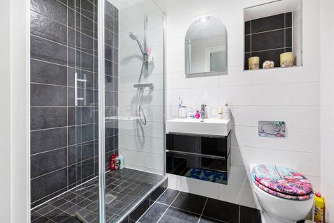 17 Bowmans Mews, London, E1 8RY