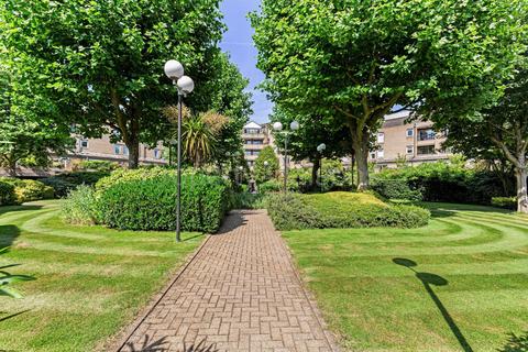 17 Bowmans Mews, London, E1 8RY