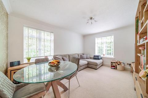 1 bedroom flat for sale, Lightwater,  Surrey,  GU18