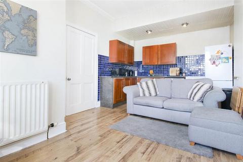44/13 Seafield Road, Edinburgh, EH6 7LQ