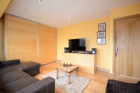 2 bedroom flat for sale - Dedworth Road, Berkshire, Windsor, Berkshire, SL4 4LW