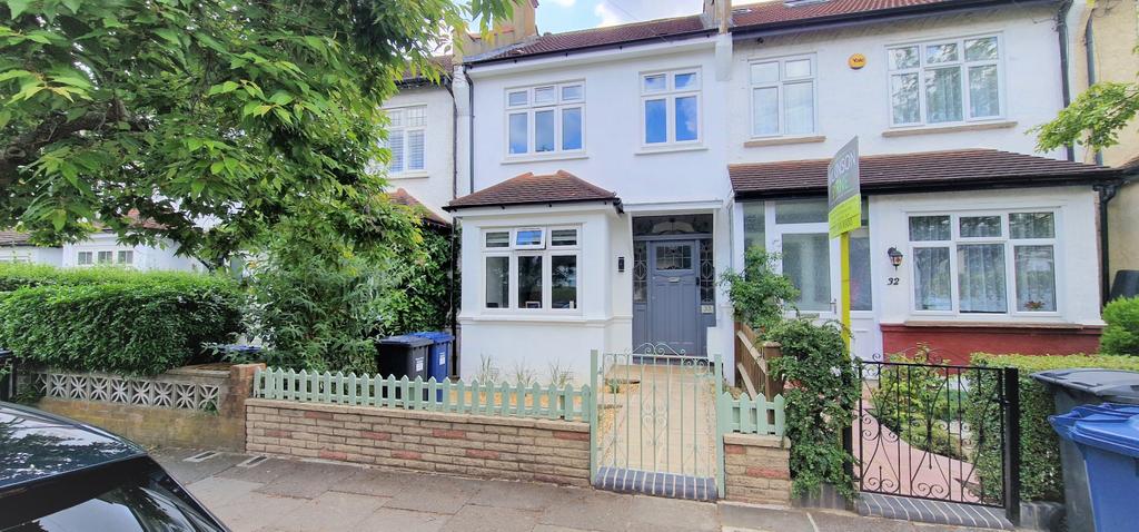 Extended 3 double bedroom terraced house