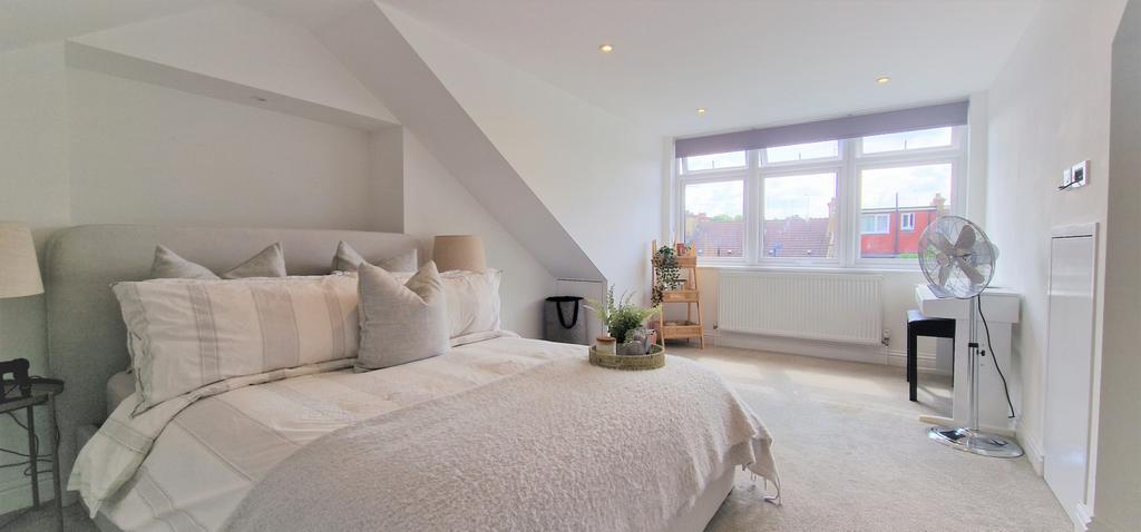 Loft bedroom (3)