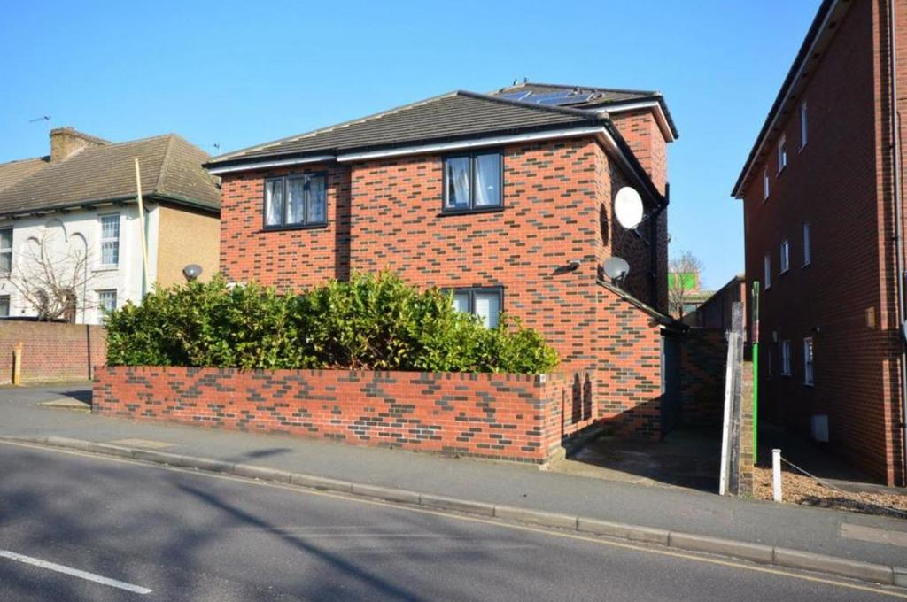 Watling Street, Bexleyheath, DA6 2 bed apartment £1,700 pcm (£392 pw)