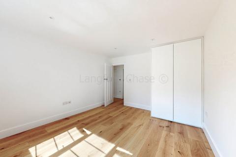 2 bedroom apartment to rent, Lynton Court, Horn Lane, Acton, W3