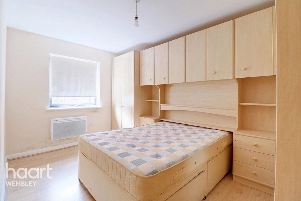 North Wembley 2 bed apartment for sale £350,000