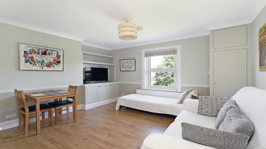 Cumberland Park, Acton. W3 1 bed flat for sale £345,000