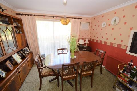 34a Clearsprings, Lightwater, GU18 5YL