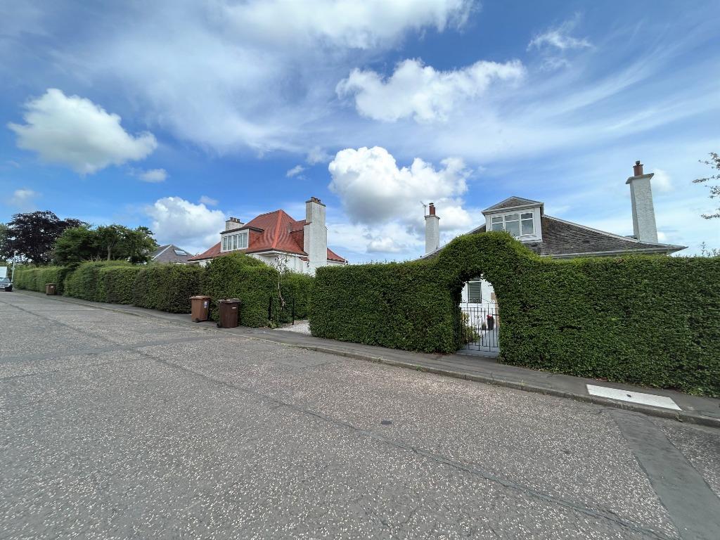 Jeffrey Avenue, Blackhall, Edinburgh, EH4 4 bed detached house £3,625