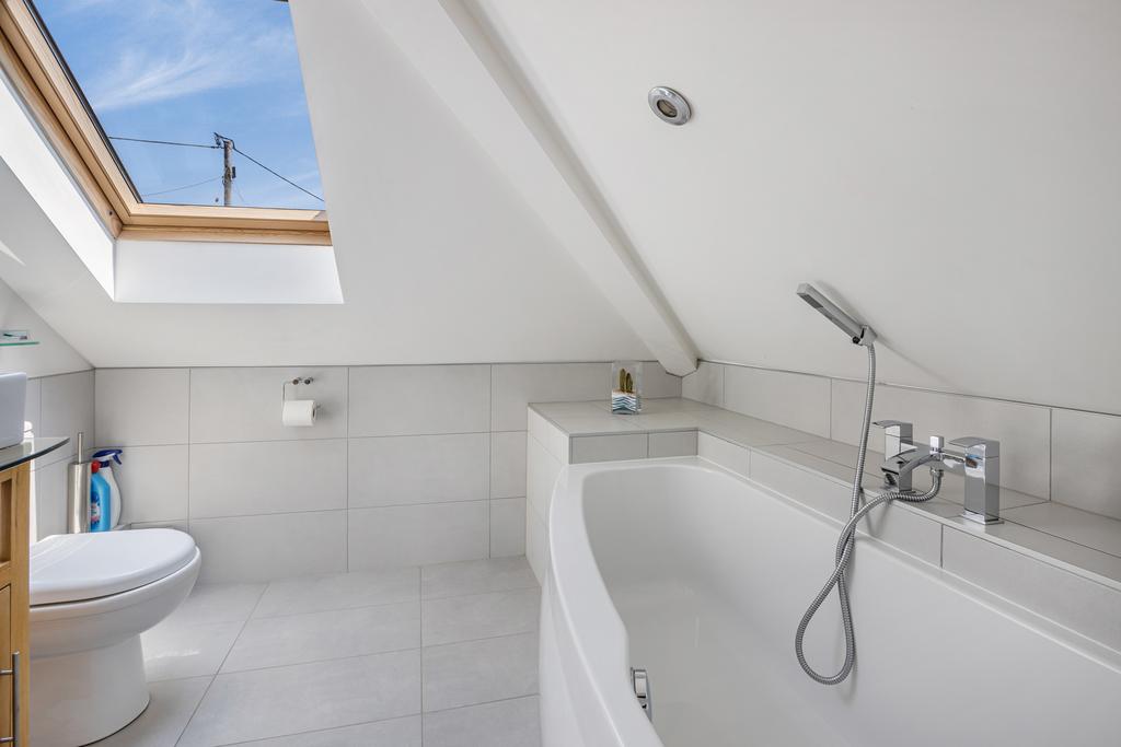 A28 - 26 Beach View Crescent mew stone view wembur