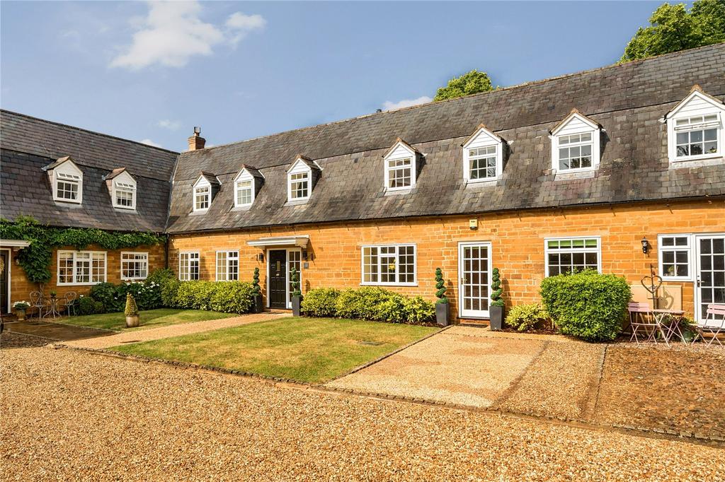 9 Dallington Court, Dallington Park Road, Dallington, Northampton, NN5