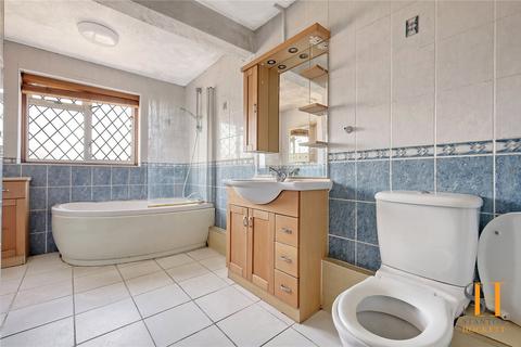 30 Oates Road, Romford, RM5 2HT
