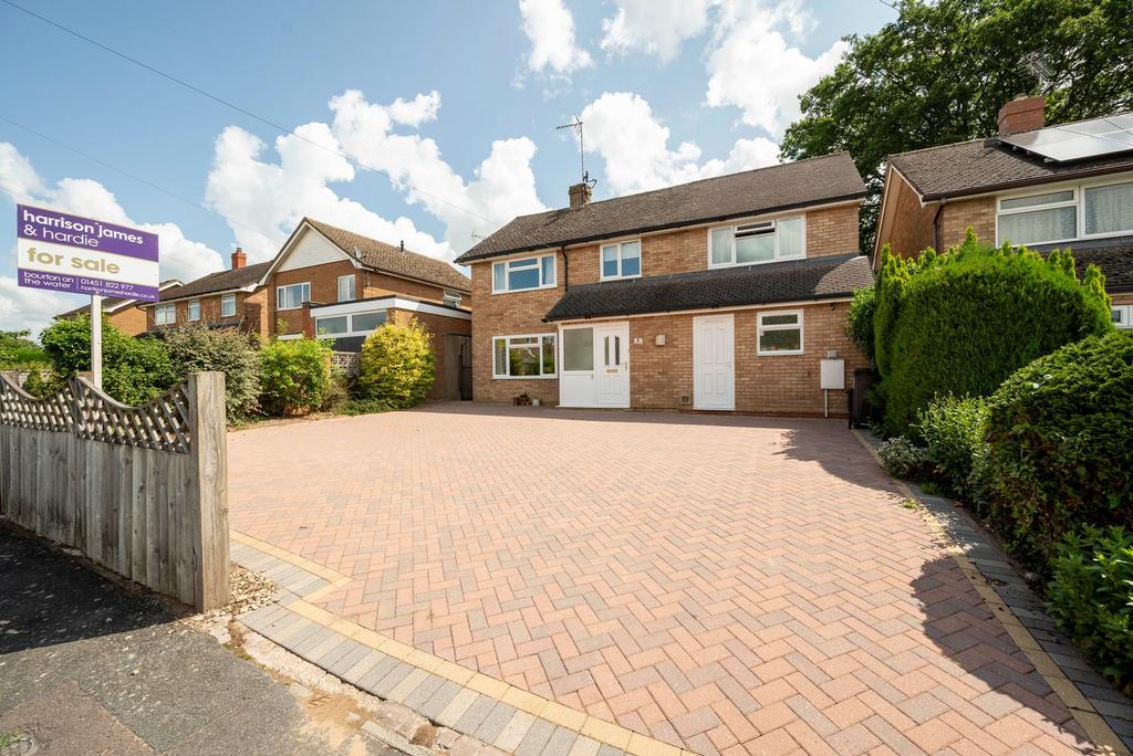 Keble Road, MoretonInMarsh, GL56 4 bed detached house for sale £500,000