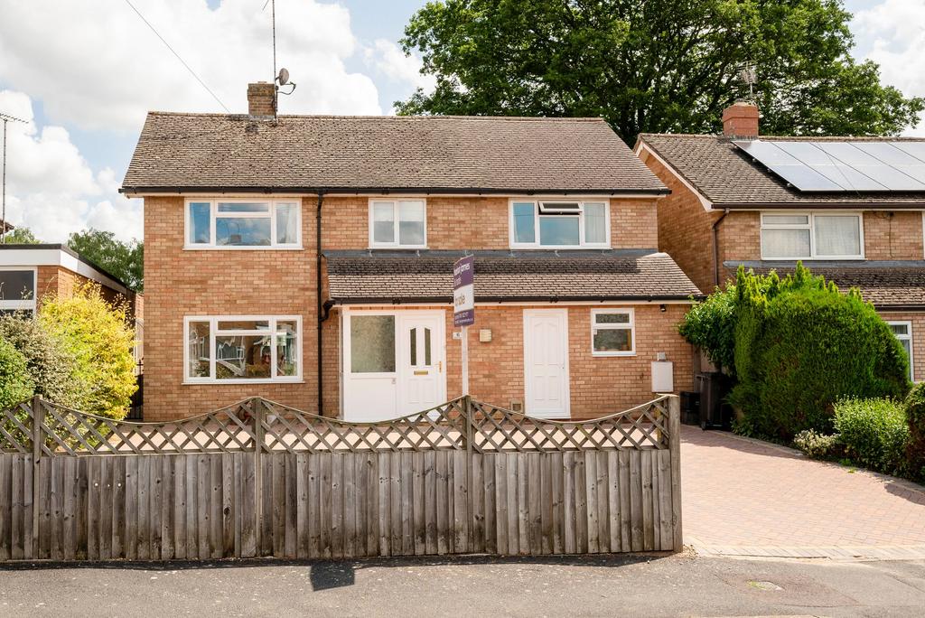Keble Road, MoretonInMarsh, GL56 4 bed detached house for sale £475,000