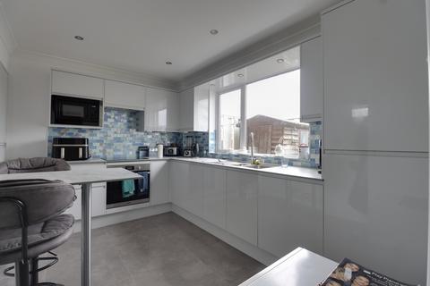 2 bedroom maisonette for sale, Hutton Road, Shenfield, CM15