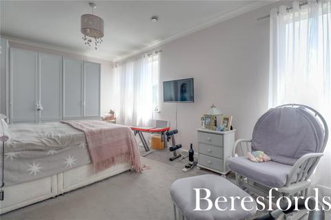 2 bedroom maisonette for sale, Hutton Road, Shenfield, CM15