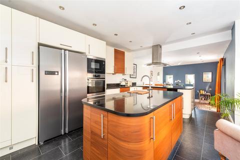 5 bedroom detached house to rent, Park Road North, Bedford, Bedfordshire, MK41