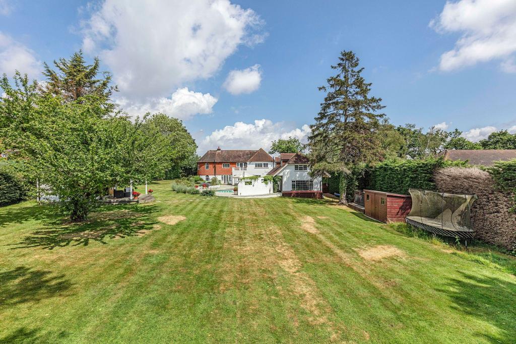 Green Lane, West Clandon, GU4 5 bed detached house for sale £2,200,000