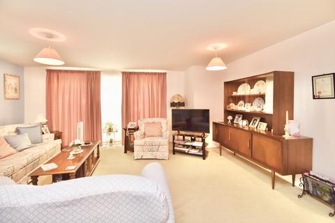 2 bedroom apartment for sale, Tibbett Court, Cheltenham, Gloucestershire, GL51