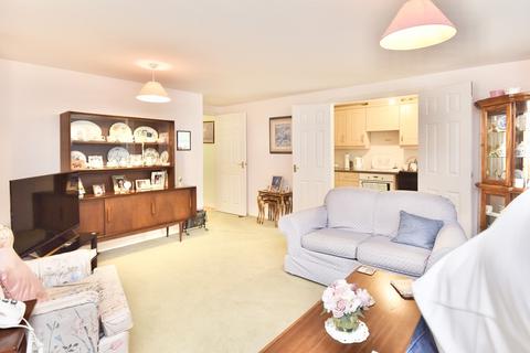 2 bedroom apartment for sale, Tibbett Court, Cheltenham, Gloucestershire, GL51