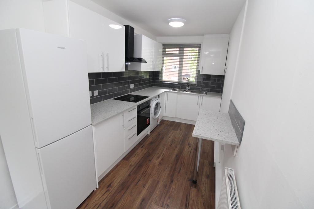 bevill-square-salford-lancashire-m3-1-bed-apartment-825-pcm-190-pw