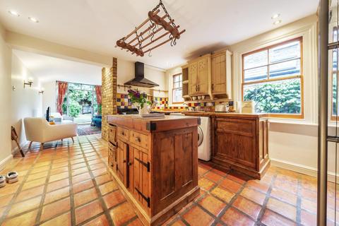 71 Griffiths Road, London, SW19 1ST