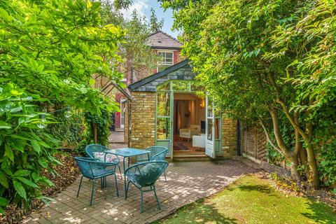 71 Griffiths Road, London, SW19 1ST