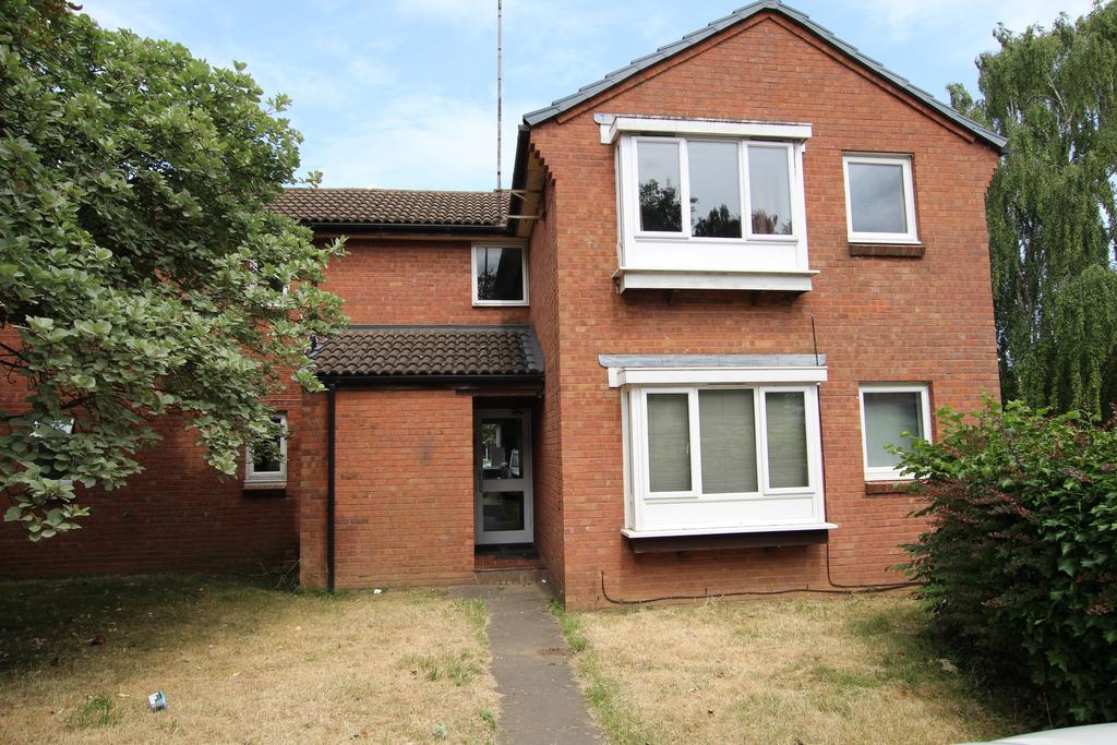 Tom Price Close, Fairview, Cheltenham, GL52 Studio £650 pcm (£150 pw)