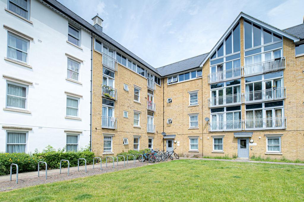 St. Andrews Close, Canterbury, CT1 1 bed ground floor flat £150,000