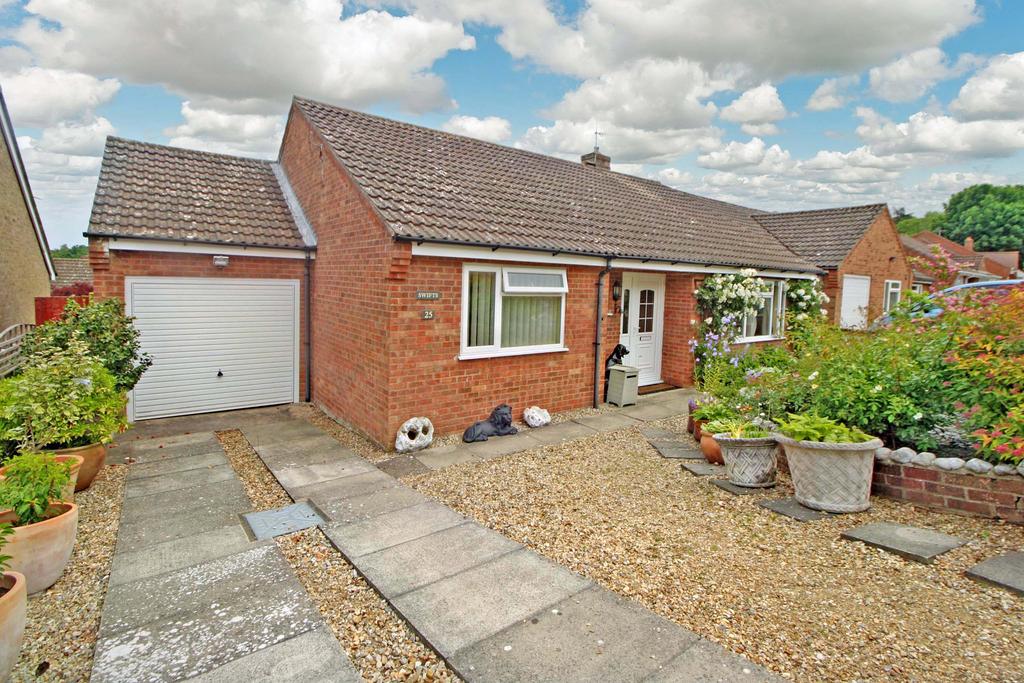 Renwick Park West, West Runton NR27 3 bed detached house £1,300 pcm